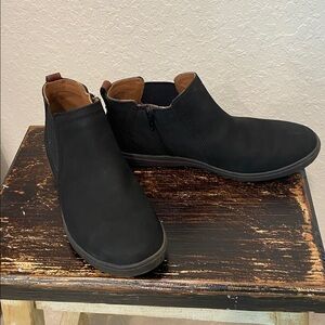 Cobb Hill by New Balance Black Ankle Boots